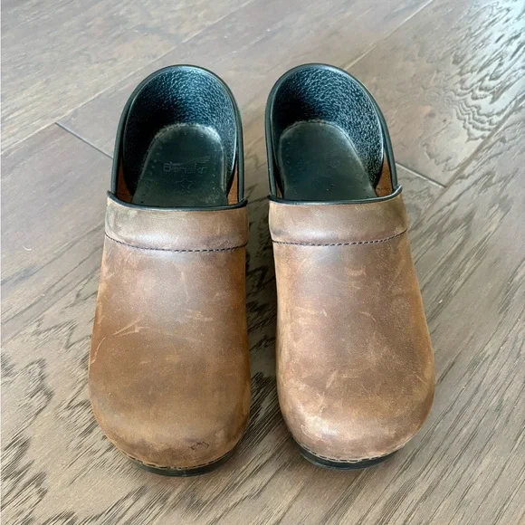Dansko Wide Professional Antique Brown Leather Clogs EU40 Wide - Picture 5 of 8